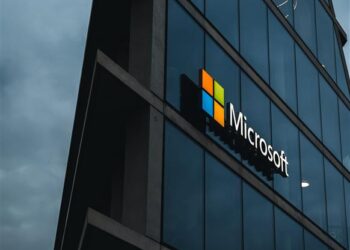 Microsoft Dépasse Apple pour Revendiquer le Titre de la Société la Plus Valorisable au Monde