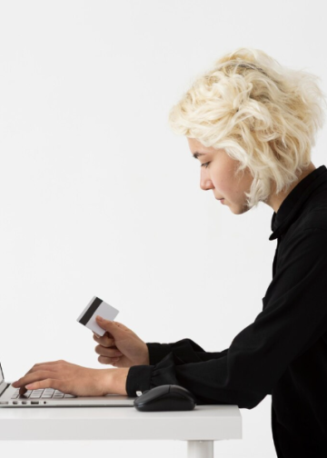 E-Commerce Dynamics and Global Retail Standards